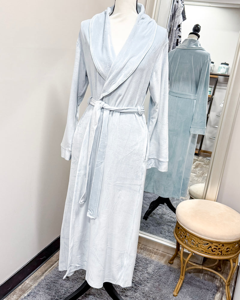 Classic Harbin Robe - Ice